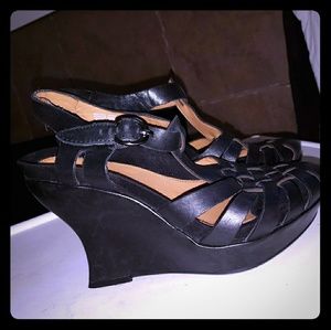 earthies wedges